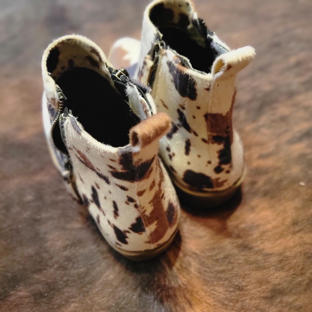 Cow Print Ankle Boot - Very G - Picture 3 of 3